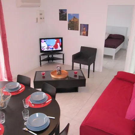 Sandre, Fish And Dom wakacyjny