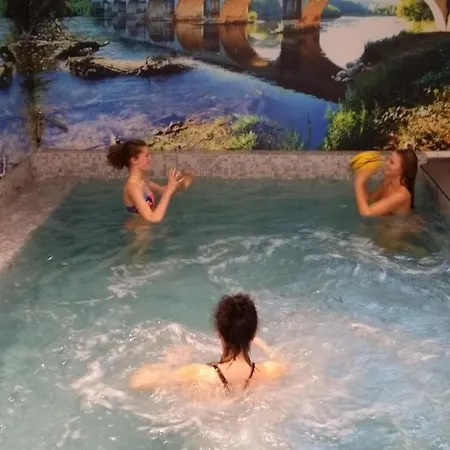 Tatil Evi Sandre, Fish And *